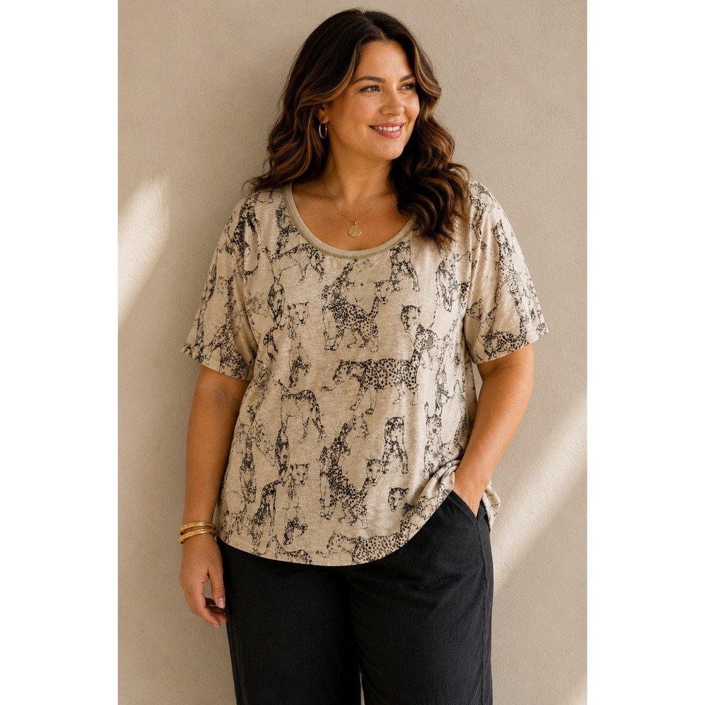 Chico's 100% Linen Big Cat Print Top Size 4 XXL 20/22 Leopard Safari Shirt